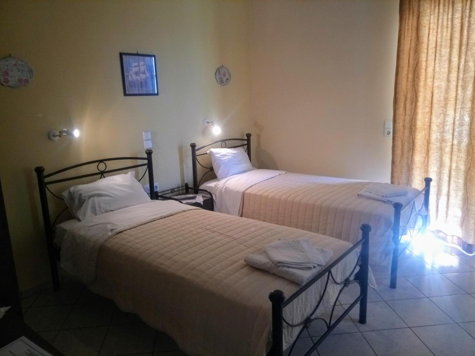 Evgenia Rooms Skála Стая снимка