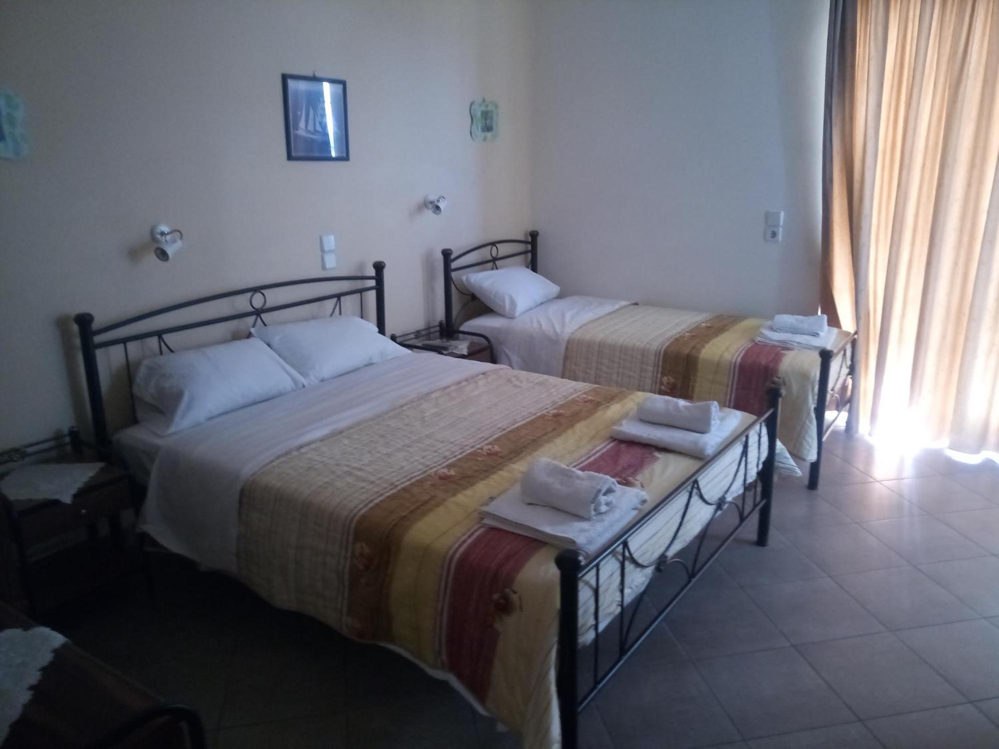 Evgenia Rooms Skála Стая снимка