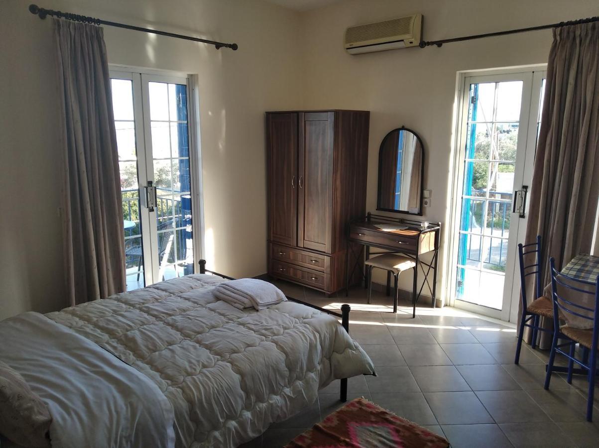 Evgenia Rooms Skála Екстериор снимка